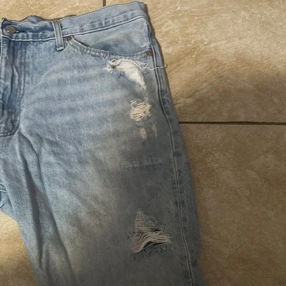 Levi’s Ripped Denim Shorts - Picture 3 of 6